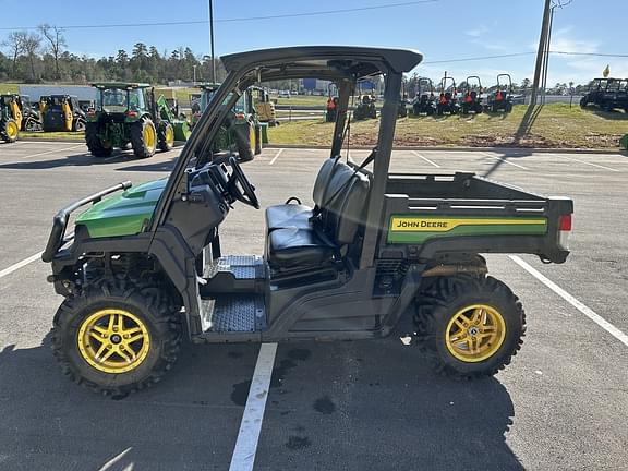 Image of John Deere XUV 835M equipment image 4