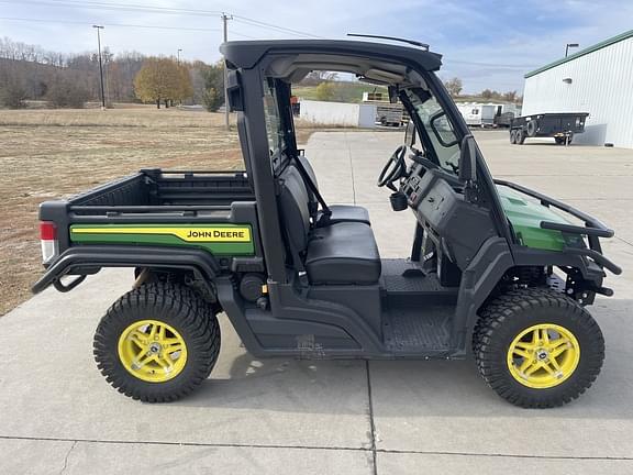 Image of John Deere XUV 835M equipment image 2