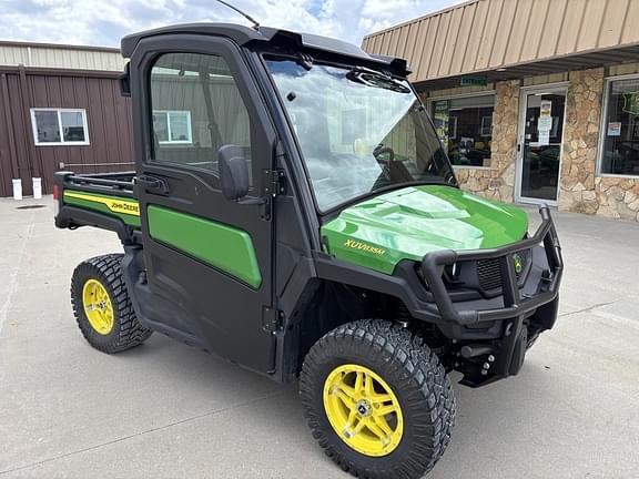 Image of John Deere XUV 835M equipment image 4