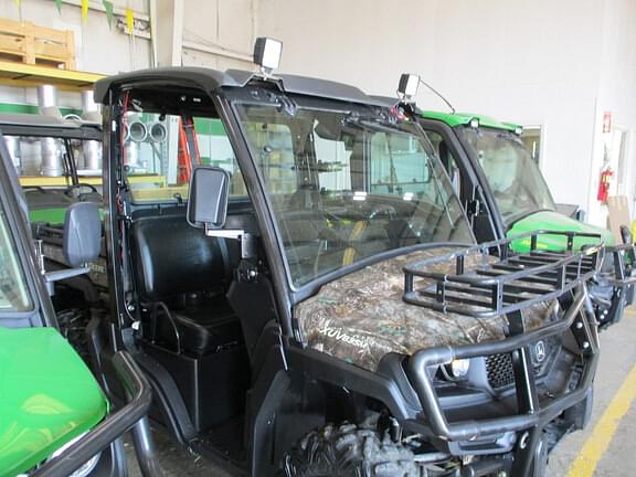 Image of John Deere XUV 835M equipment image 4