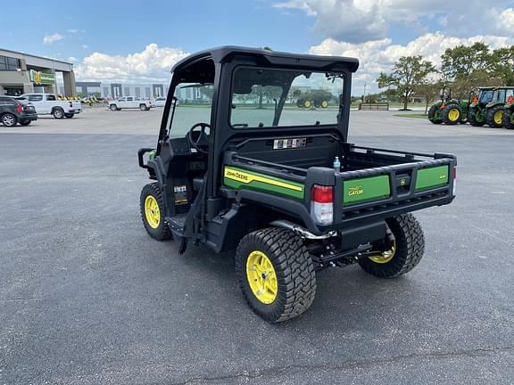 Image of John Deere XUV 835M equipment image 2