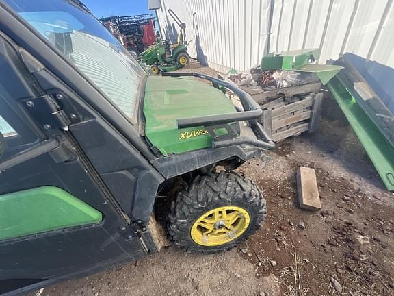 Image of John Deere XUV 835M equipment image 3