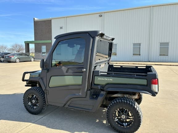 Image of John Deere XUV 835M equipment image 2