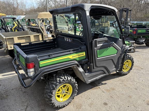 Image of John Deere XUV 835M equipment image 3