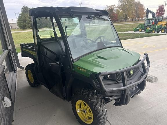 Image of John Deere XUV 835M equipment image 1