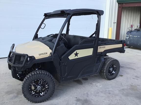 Image of John Deere XUV 835M Honor Edition equipment image 1