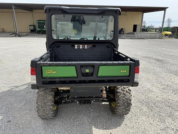 Image of John Deere XUV 835M equipment image 4