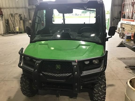 Image of John Deere XUV 835M equipment image 1