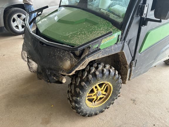 Image of John Deere XUV 835M equipment image 1