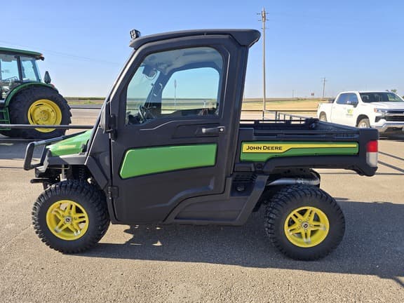 Image of John Deere XUV 835M equipment image 1