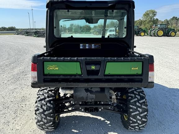 Image of John Deere XUV 835M equipment image 3