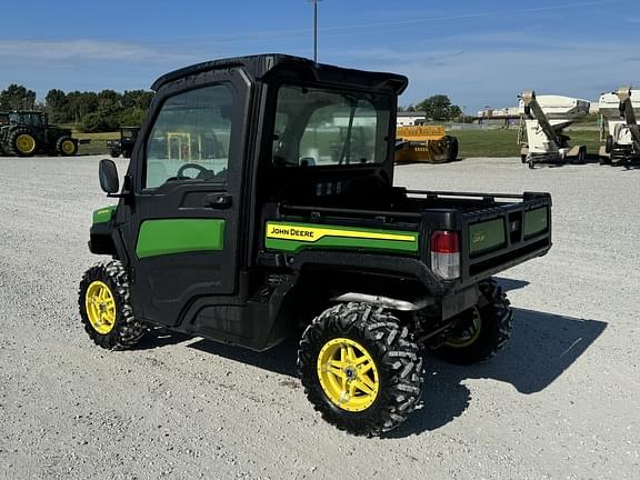 Image of John Deere XUV 835M equipment image 2