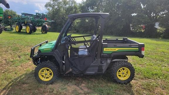 Image of John Deere XUV 835M equipment image 4