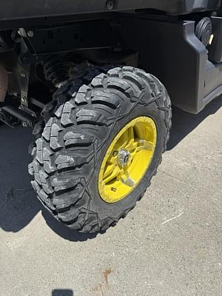 Image of John Deere XUV 835M equipment image 4