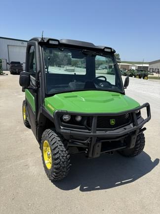 Image of John Deere XUV 835M equipment image 1
