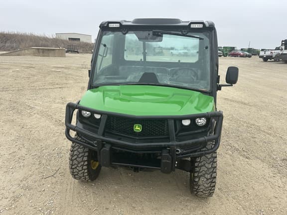 Image of John Deere XUV 835M equipment image 2