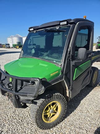 Image of John Deere XUV 835M equipment image 1