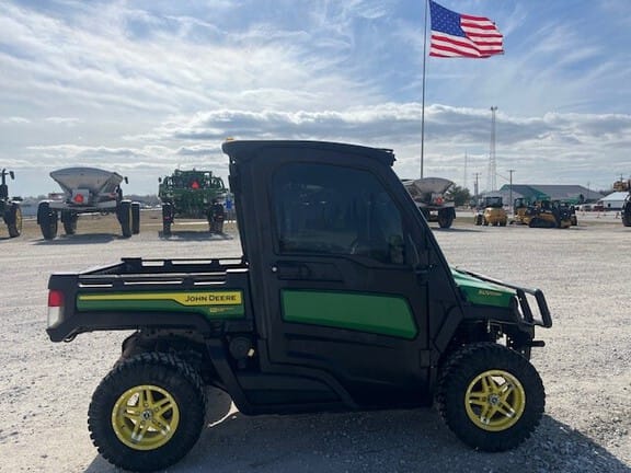 2023 John Deere XUV 835M Equipment Image0