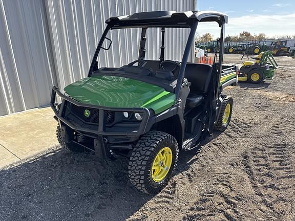 Image of John Deere XUV 835M equipment image 2