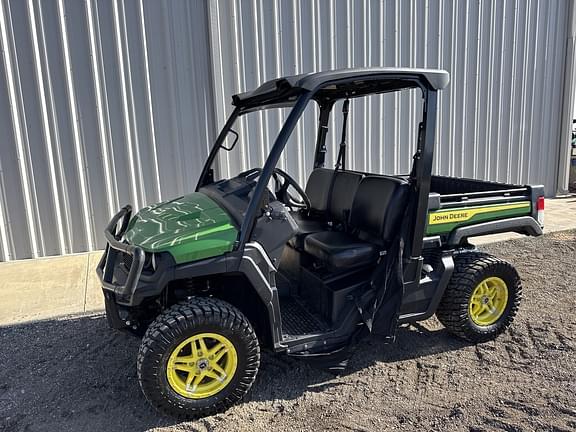 Image of John Deere XUV 835M equipment image 1