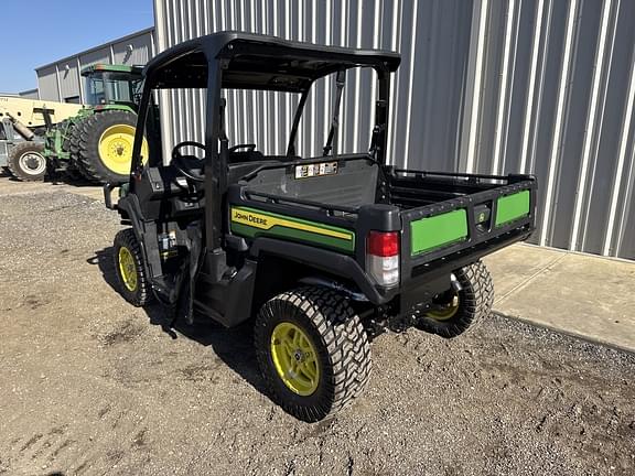 Image of John Deere XUV 835M equipment image 3