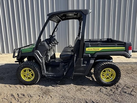 Image of John Deere XUV 835M Primary image