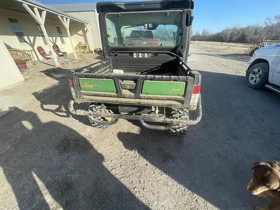 Image of John Deere XUV 835M equipment image 2