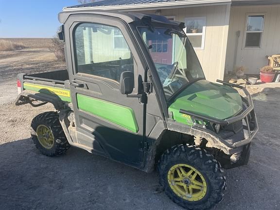 Image of John Deere XUV 835M Primary image