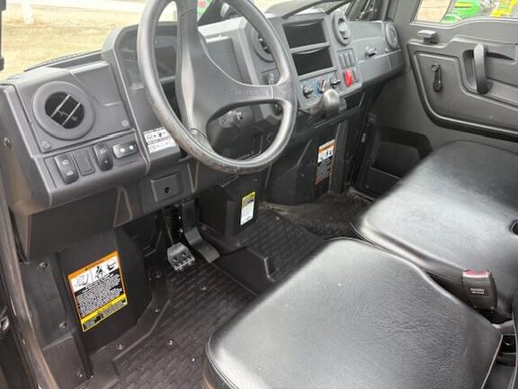 Image of John Deere XUV 835M equipment image 2