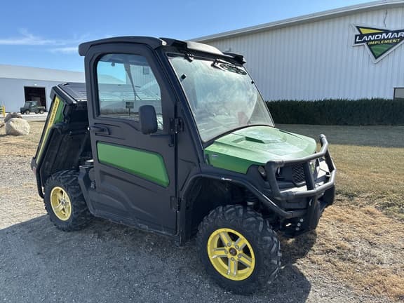 Image of John Deere XUV 835M equipment image 1