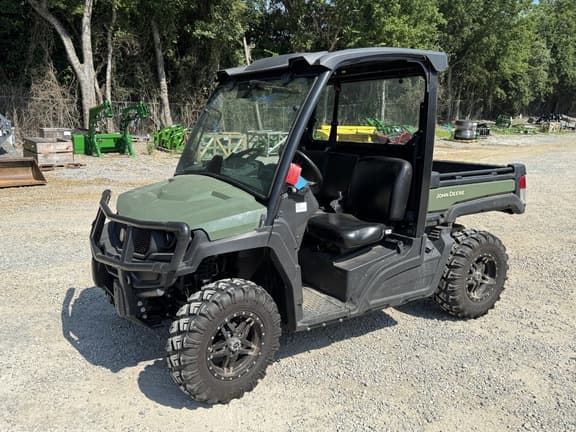 Image of John Deere XUV 835M equipment image 1