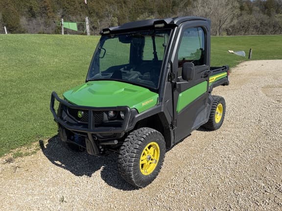 Image of John Deere XUV 835M equipment image 1