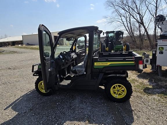 Image of John Deere XUV 835M equipment image 2