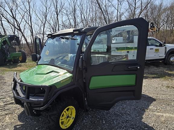 Image of John Deere XUV 835M Primary image