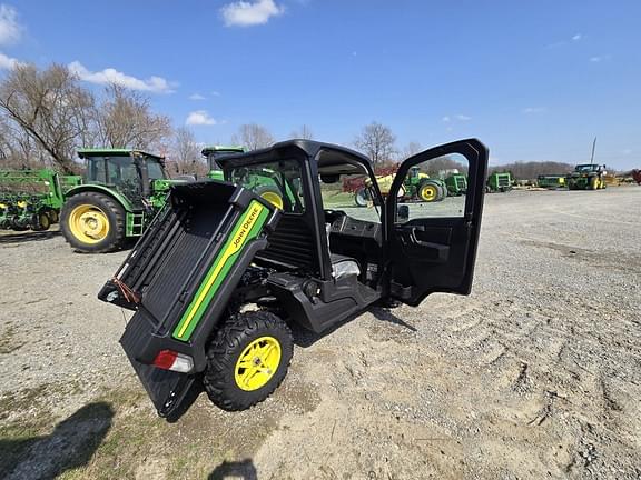 Image of John Deere XUV 835M equipment image 4