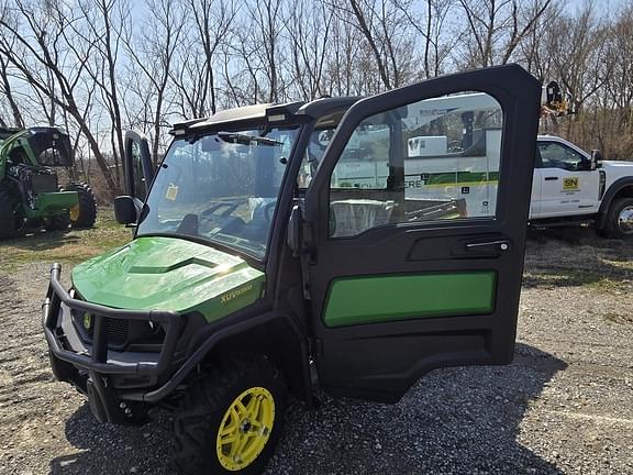 Image of John Deere XUV 835M equipment image 1