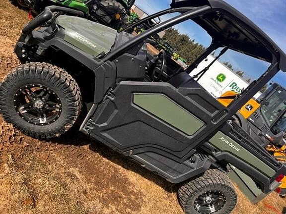 Image of John Deere XUV 835M equipment image 1