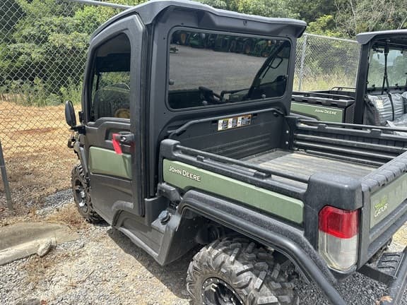 Image of John Deere XUV 835M equipment image 2