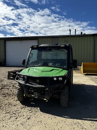 Image of John Deere XUV 835M equipment image 1