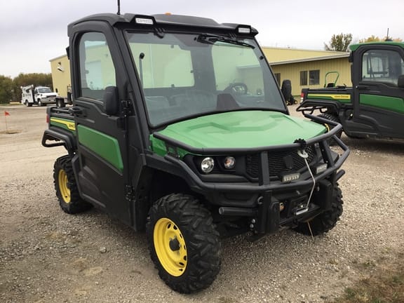 2023 John Deere XUV 835M Equipment Image0