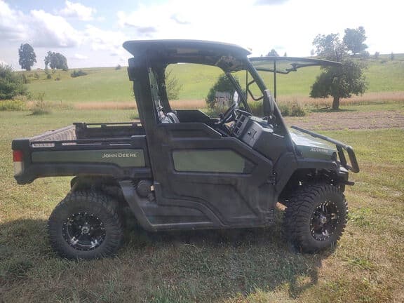 Image of John Deere XUV 835M equipment image 3