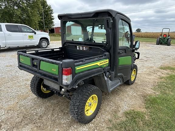 Image of John Deere XUV 835M equipment image 2