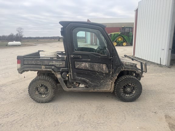 2023 John Deere XUV 835M Equipment Image0