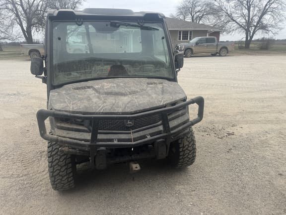 Image of John Deere XUV 835M equipment image 2