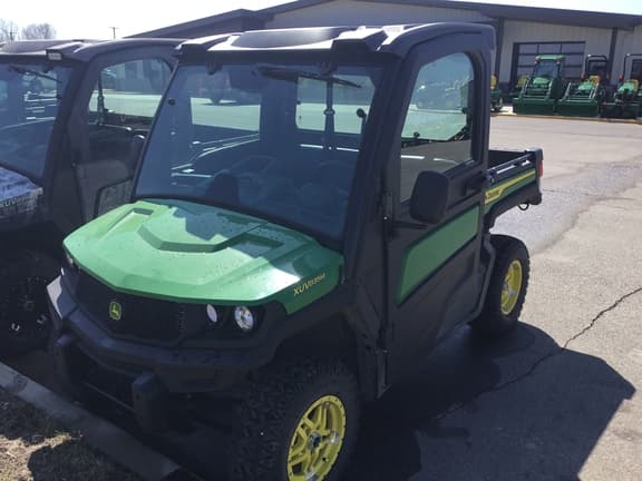 Image of John Deere XUV 835M equipment image 1