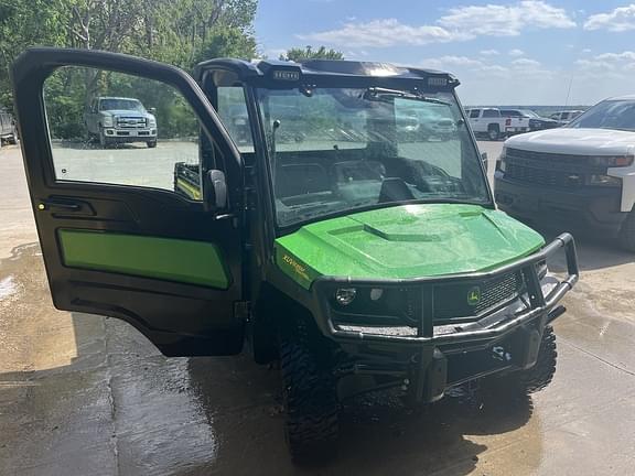 Image of John Deere XUV 835M equipment image 3