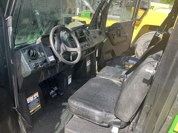 Image of John Deere XUV 835M equipment image 4