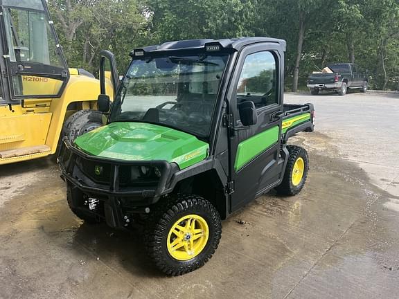 Image of John Deere XUV 835M Primary image