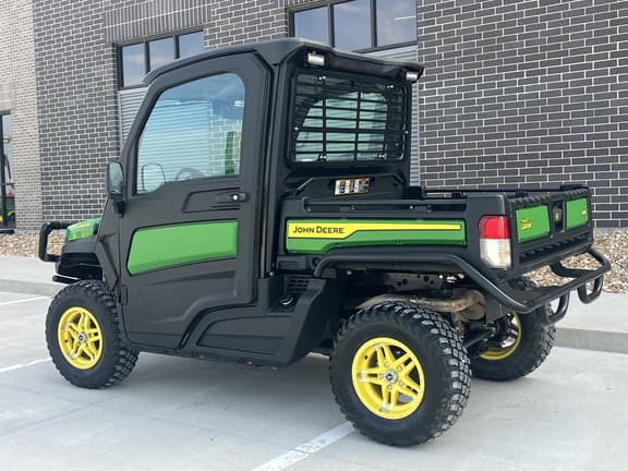 Image of John Deere XUV 835M equipment image 2