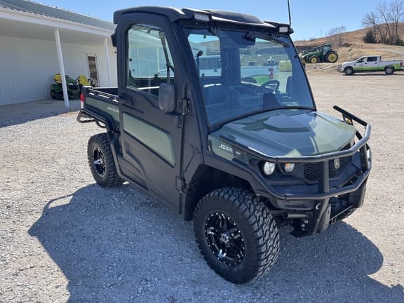 Image of John Deere XUV 835M equipment image 1